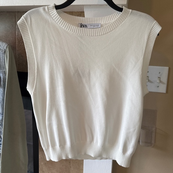 Zara white Vest - Picture 1 of 4